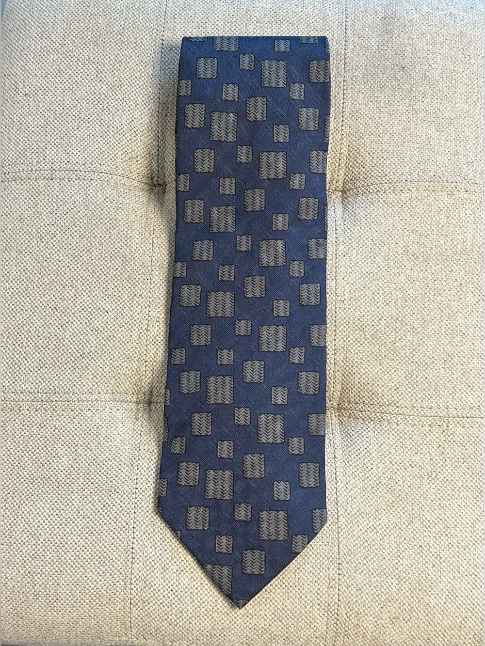 Vintage Giorgio Armani Cravatte 100% Silk Neck Tie Blue Geometric Italy 57x3.75”